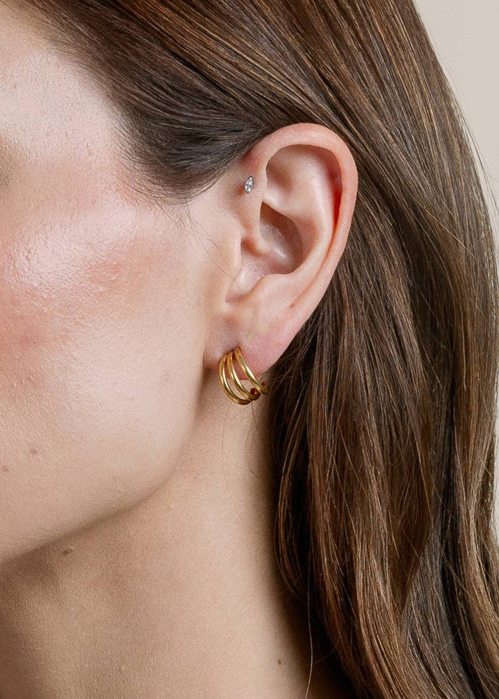 Eden Huggie Earring- Gold: Gold