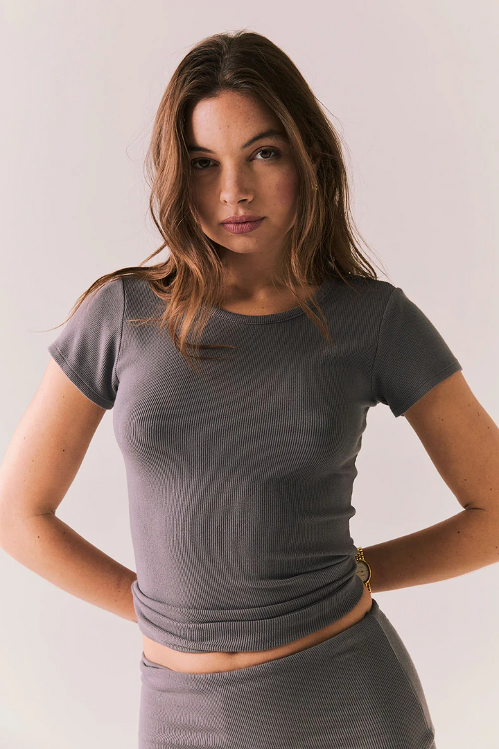 Honey Dark Gull Short Sleeve Tee