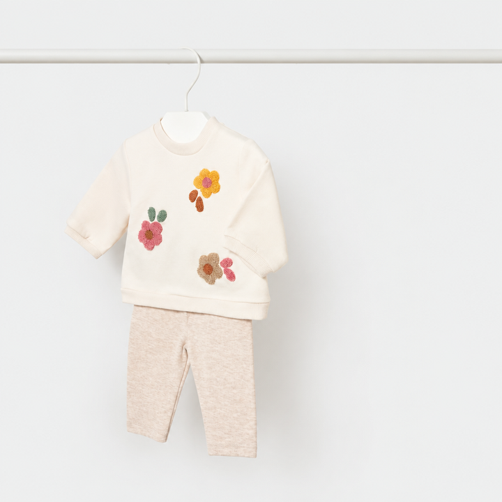 Edited image with the cream set kept and the floral set removed
