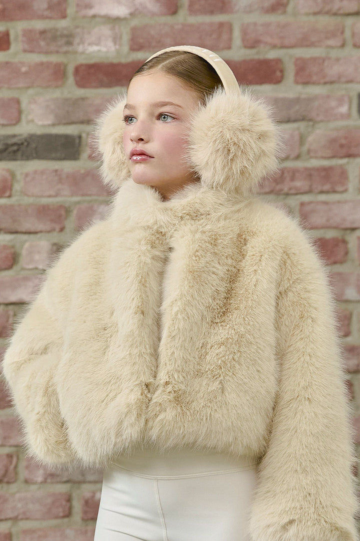 Parfum de Fit Faux Fur Earmuffs in Crème Oat, close-up