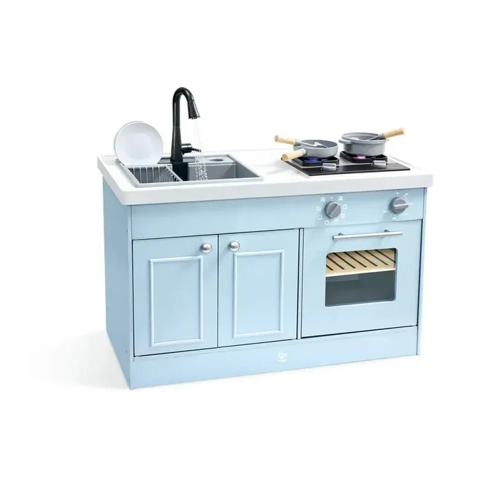 Deluxe Kitchen with Running Water